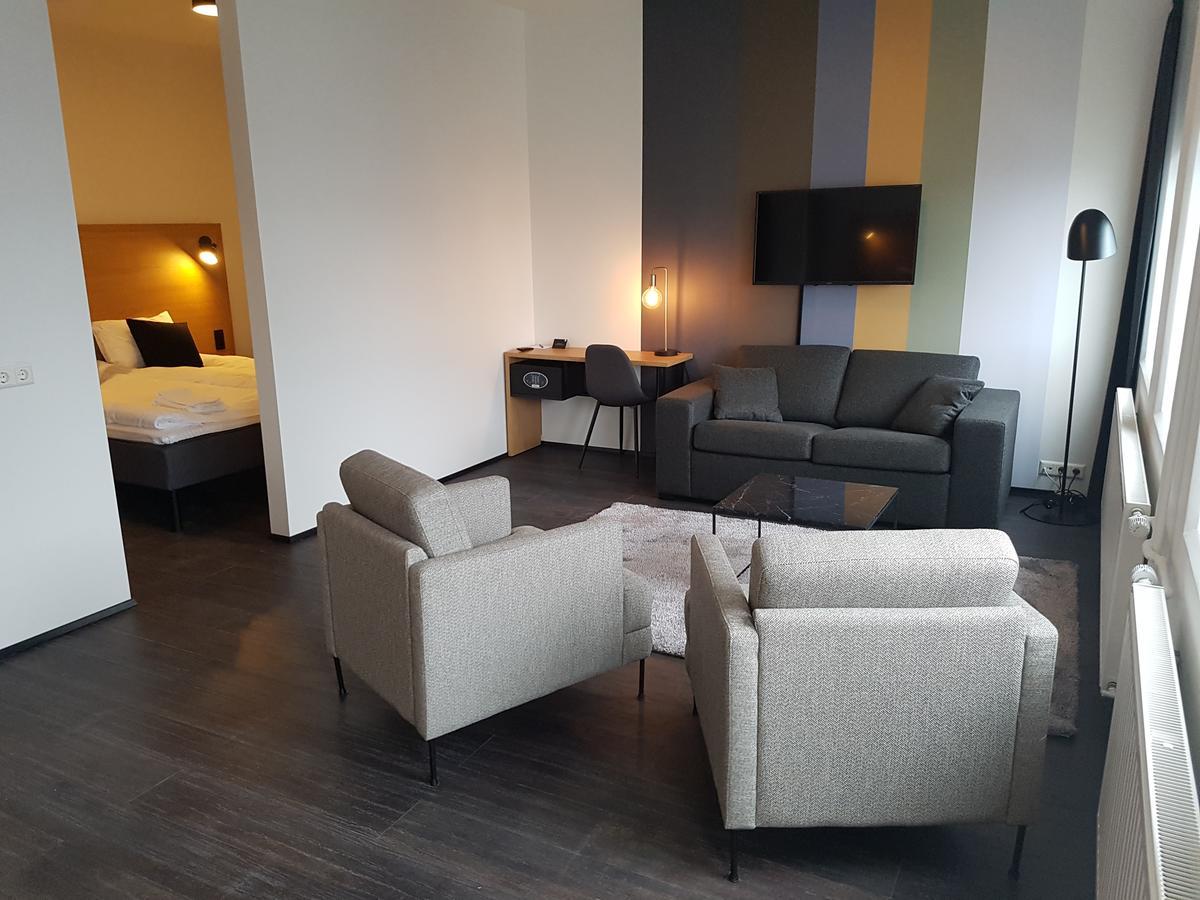 Large Family Suite,654539010:JPEG